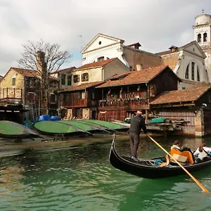 Renato House , Venezia Italia
